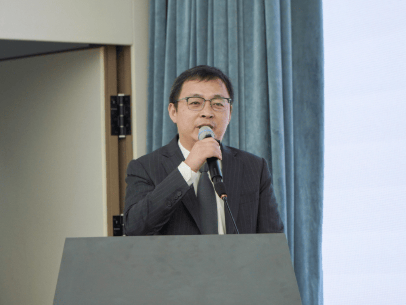 2025中国（武汉）——中东非洲境外经贸合作交流会在武汉举行