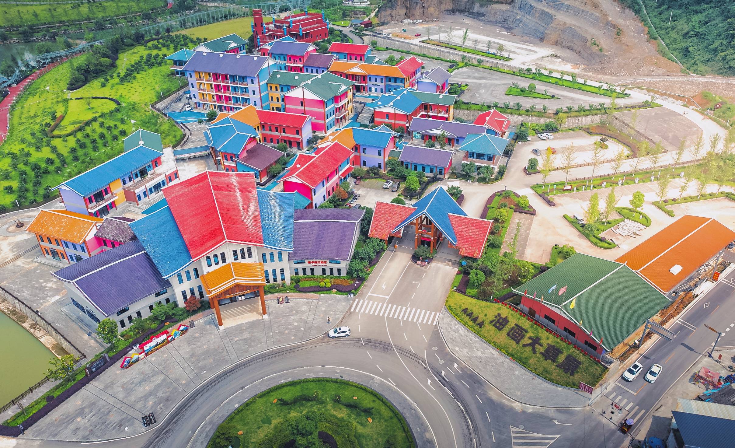 贵州龙里油画大草原:贵阳后花园的清凉秘境,避暑住宿新选择