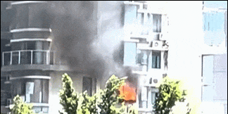 深圳一小区突发起火，现场浓烟滚滚