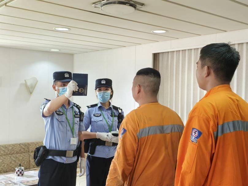 洋浦口岸“一站式”服务保障双船同靠，原油进口量创新高