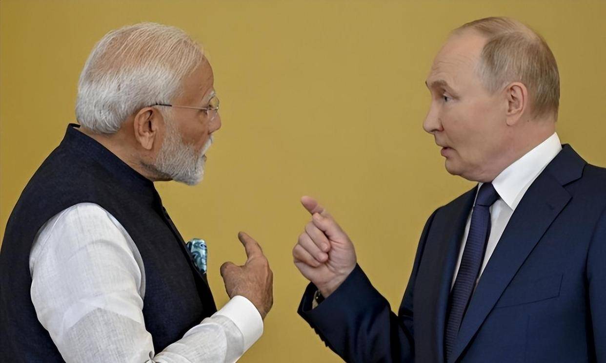 在商言商！印度退缩中方出手，四艘俄油轮滞留印度洋，中国15船原油火速成交