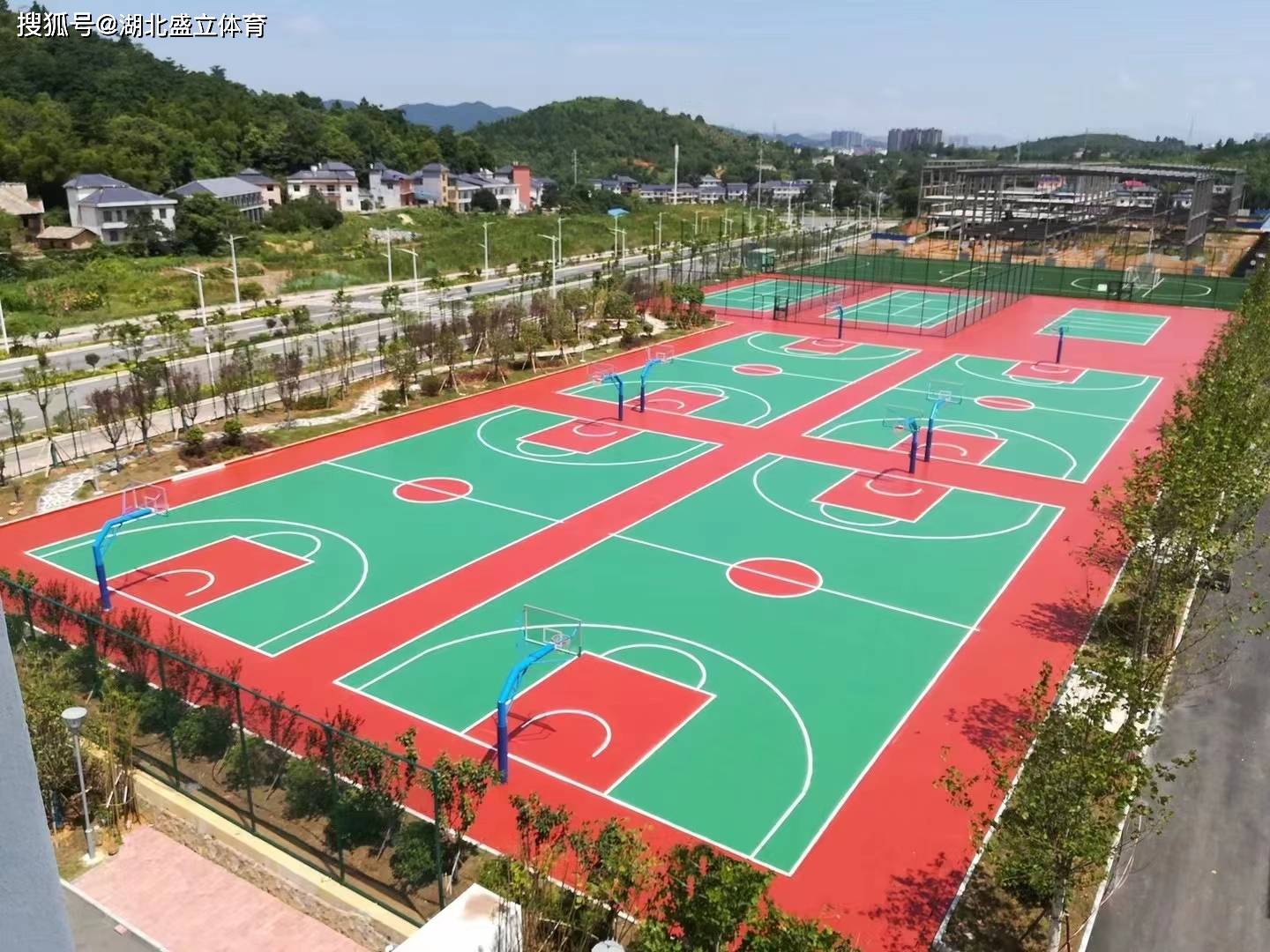 丙烯酸球场多少钱一平方新国标多少钱